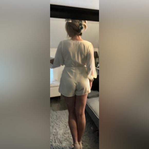 ⭐️ HOST PICK ⭐️ Sabo romper cream 6 P - Picture 11 of 11